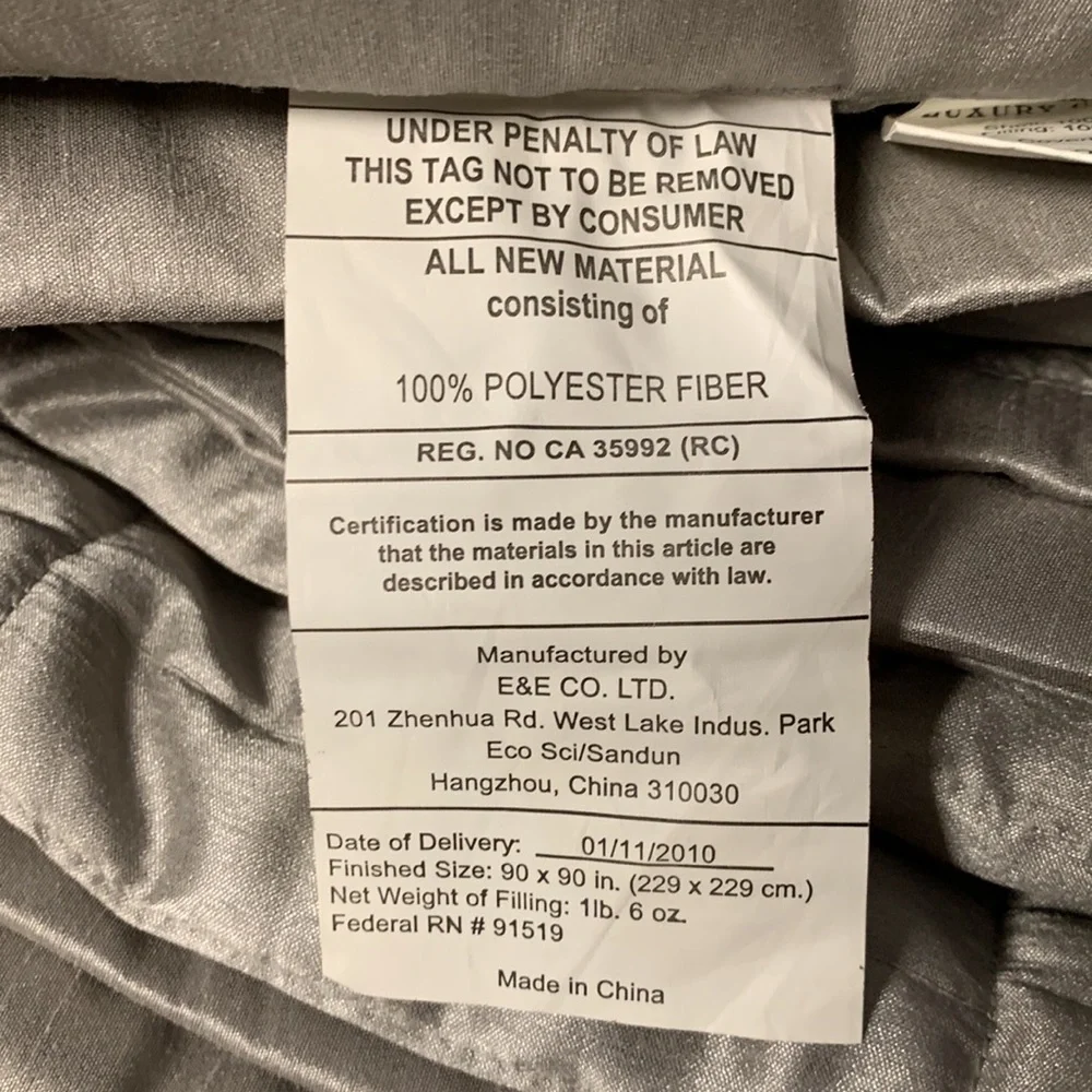 Duvet Silver 5 pc set Park Ave collection Duvet, two pillows shams 2 cur…